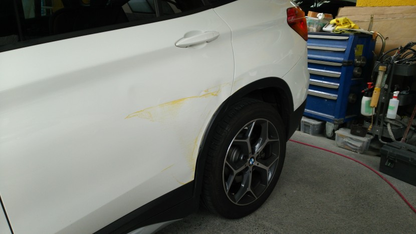 BMW・X１、損傷状態２