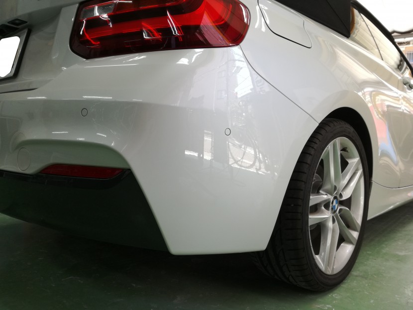 BMW2シリーズのリアバンパーキズ凹み修理が完成！