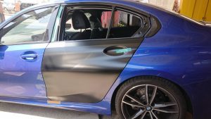 BMW新品ドア交換でもディーラーより安い理由と永久保証その理由！