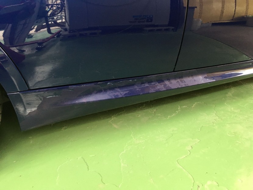 BMW塗装剥がれ／激安店で修理すると起こり得る事実。
