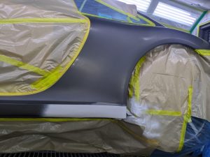 ポルシェ 911／ロッカーパネル板金塗装。アンダーコートは綺麗に修理出来るのか・・。